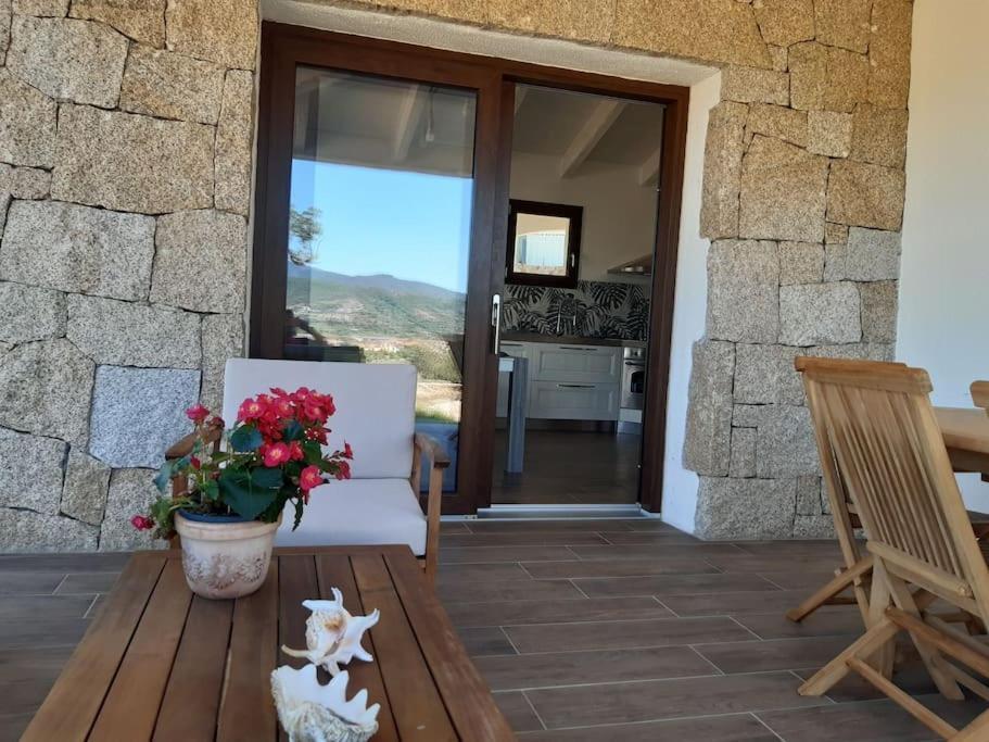 Villa Indipendente Al Mare Budoni Танаунелла Экстерьер фото